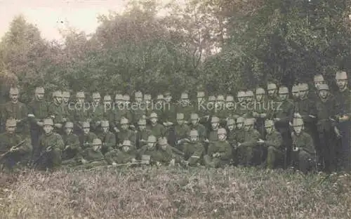 AK / Ansichtskarte Militaria Schweiz Soldaten Gruppenfoto