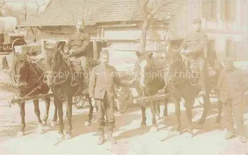 AK / Ansichtskarte Militaria Schweiz Pferde Soldaten