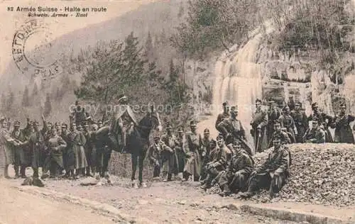 AK / Ansichtskarte Militaria Schweiz Pferd Soldaten 