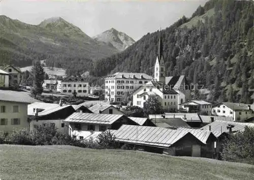 AK / Ansichtskarte Sta Maria Muensterthal Ortsansicht mit Kirche Blick gegen Piz d'Aint