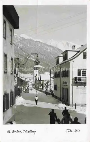 AK / Ansichtskarte St Anton Arlberg Tirol AT Dorfstrasse
