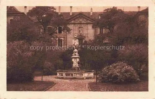 AK / Ansichtskarte BERN BE Brunnen im Hof des Buergerspitals