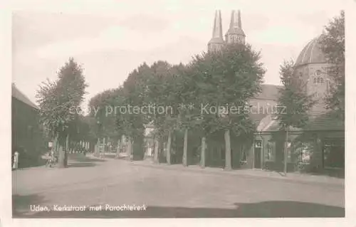 AK / Ansichtskarte Uden Noord-Brabant NL Kerkstraat met Parochlekerk