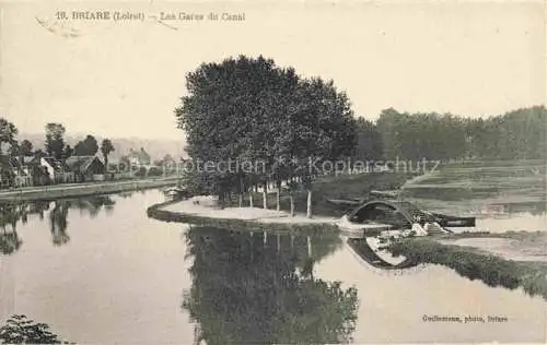 AK / Ansichtskarte Briare-le-Canal Montargis 45 Loiret Les Gares du Canal