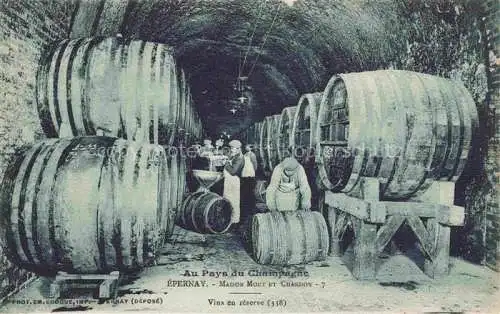 AK / Ansichtskarte Epernay 51 Marne Maison Moet et Chandon vins en réserve