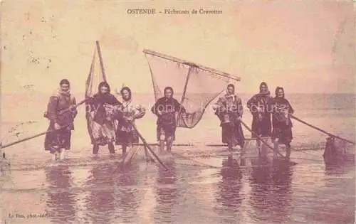 AK / Ansichtskarte OSTENDE Oostende West-Vlaanderen Belgie Pêcheuses de crevettes