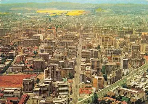 AK / Ansichtskarte JOHANNESBURG  Gauteng Southafrica RSA Aerial view with Hillbrow in the foreground