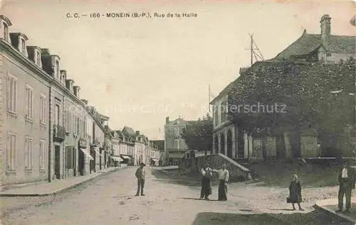 AK / Ansichtskarte Monein Oloron-Sainte-Marie 64 Pyrenees-Atlantiques Rue de la Halle