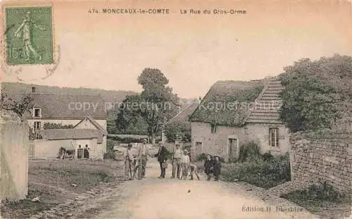 AK / Ansichtskarte Monceaux-le-Comte Clamecy 58 Nievre La Rue du Gros Orme