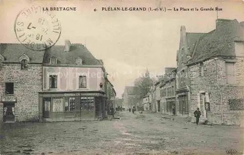 AK / Ansichtskarte Plelan-le-Grand RENNES 35 Ille-et-Vilaine La Place et la Grande Rue