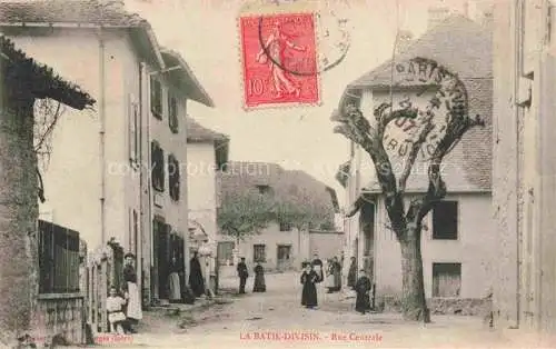 AK / Ansichtskarte La Batie-Divisin La Tour-du-Pin 38 Isere Rue Centrale