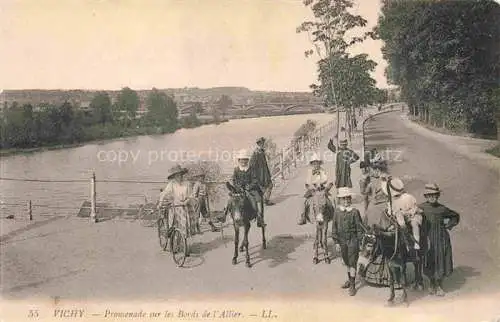 AK / Ansichtskarte VICHY 03 Allier Promenade sur les Bords de l'Allier