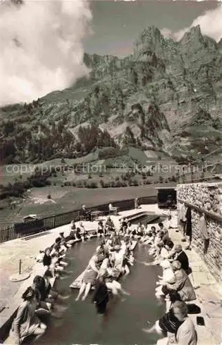 AK / Ansichtskarte Leukerbad Loueche-les-Bains VS Thermal Fussbad Blick gegen Leeshoerner