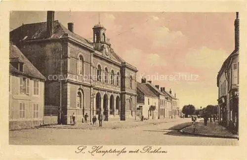 AK / Ansichtskarte Sissonne LAON 02 Aisne Hauptstrasse mit Rathaus