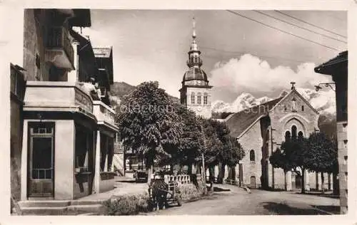 AK / Ansichtskarte Le Grand-Bornand ANNECY 74 Haute-Savoie Eglise et Cafe de la Poste