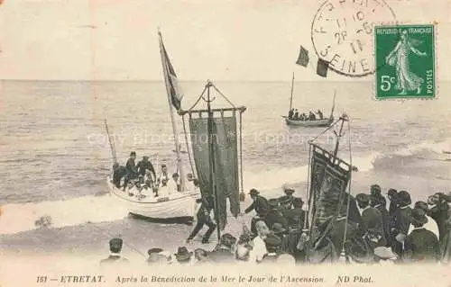 AK / Ansichtskarte ETRETAT 76 Seine-Maritime Apres la Benediction de la Mer le Jour de l'Ascension