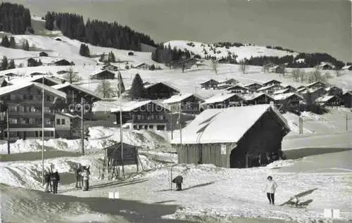 AK / Ansichtskarte Schoenried Gstaad Saanen BE Teilansicht Wintersportplatz Berner Alpen