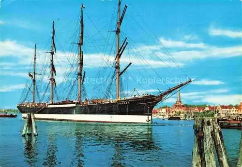AK / Ansichtskarte Segelschiffe Sailing Ship Navire a Voiles Barco de Vela-- Travemuende Passat 