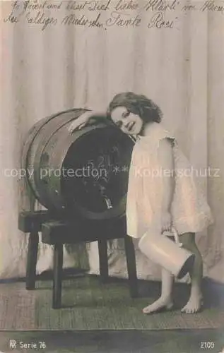 AK / Ansichtskarte Foto RPH Nr. 2109 Maedchen Fass Bier 