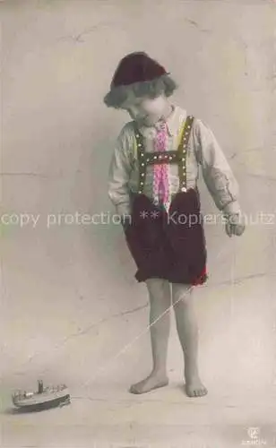 AK / Ansichtskarte Foto GLCo Nr. 2580/4 Kind Spielzeug Boot 