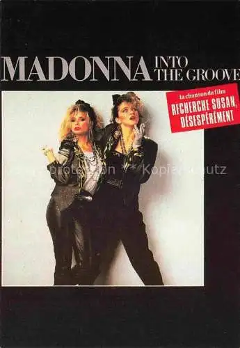 AK / Ansichtskarte Musikanten Madonna Intro the Groover Record 