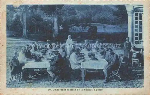 AK / Ansichtskarte LYON 69 Rhone L'heureuse famille de la Nouvelle Terre Table des Enfants de Dieu