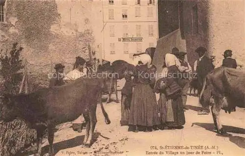 AK / Ansichtskarte St-Etienne-de-Tinee NICE 06 Alpes-Maritimes Entrée du village un jour de foire