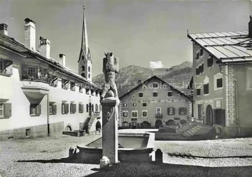 AK / Ansichtskarte Zuoz GR Dorfplatz mit Chesa Planta und Crusch Alva Hotel