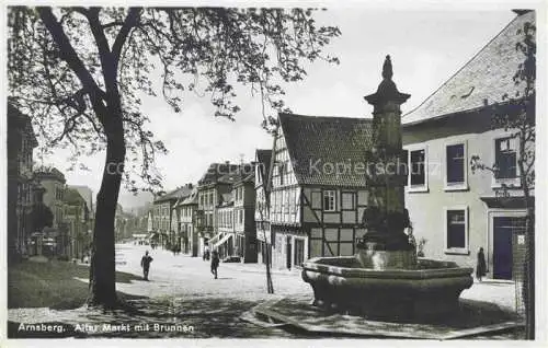 AK / Ansichtskarte Arnsberg  Westfalen Alter Markt mit Brunnen
