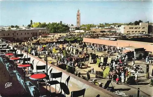 AK / Ansichtskarte Marrakech Marrakesch Maroc Place Djemáa El Fna et terrasse panoramique du Grand Café de France