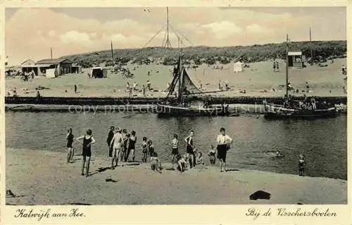 AK / Ansichtskarte Katwijk aan Zee NL Bij de Visschersbooten