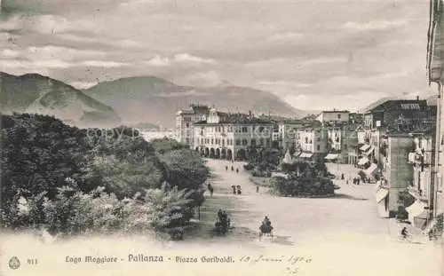 AK / Ansichtskarte Pallanza Lago Maggiore Piemonte IT Piazza Garibaldi
