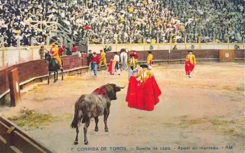 AK / Ansichtskarte Stierkampf Corrida de Toros Bullfight-- Suerte de capa Appel au manteau