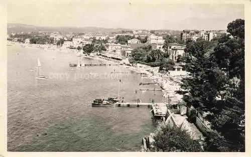 AK / Ansichtskarte JUAN-LES-PINS Antibes 06 Alpes-Maritimes Panorama de la plage vue de l'Hôtel Belles Rives