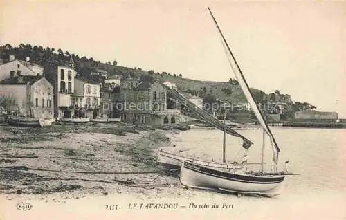 AK / Ansichtskarte LE LAVANDOU 83 Var Un coin du port