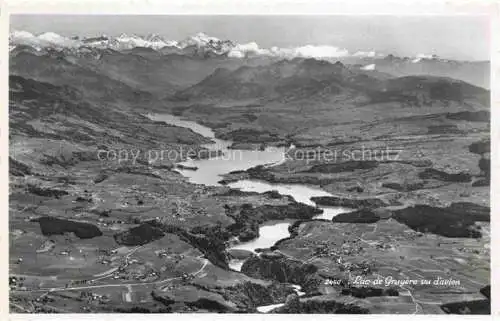 AK / Ansichtskarte Gruyere Gruyeres FR Lac de Gruyere Vue aerienne