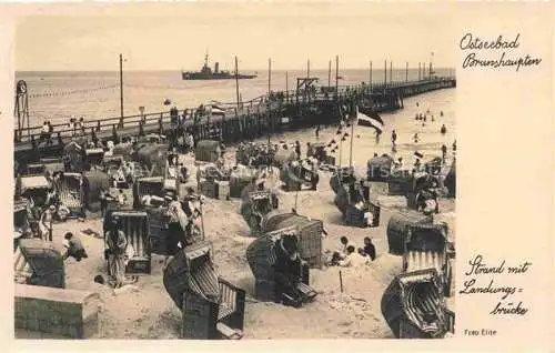 AK / Ansichtskarte BRUNSHAUPTEN KueHLUNGSBORN Ostseebad Strand mit Landungsbruecke