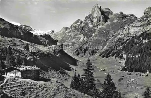 AK / Ansichtskarte Saus-Tal Isenfluh Lauterbrunnen Interlaken BE mit Schilthorn und Gspaltenhorn
