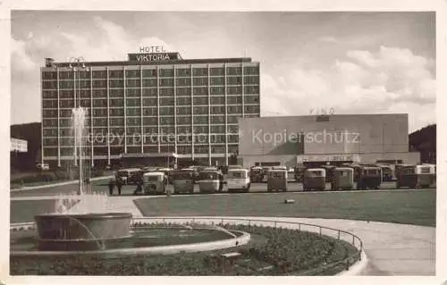 AK / Ansichtskarte ZLIN Gottwaldov CZ Hotel Viktoria Springbrunnen