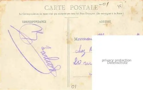 AK / Ansichtskarte Perouges Bourg-en-Bresse 01 Ain La Place