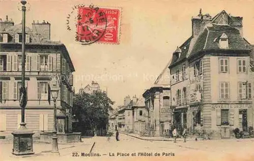 AK / Ansichtskarte Moulins  03 Allier La Place et l'Hôtel de Paris