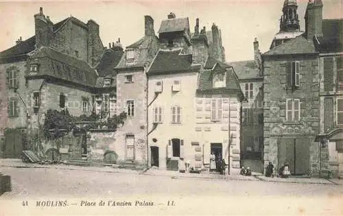 AK / Ansichtskarte Moulins  03 Allier Place de l'Ancien Palais