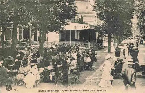 AK / Ansichtskarte Neris-les-Bains Montlucon 03 Allier Allées du Parc à l'heure de la musique