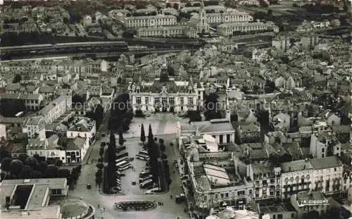 AK / Ansichtskarte VICHY 03 Allier Reine des Villes d'Eaux vue aérienne sur l'Esplanade de l'Hôtel de Ville