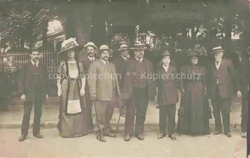 AK / Ansichtskarte VICHY 03 Allier Gruppenbild