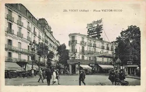 AK / Ansichtskarte VICHY 03 Allier Place Victor Hugo