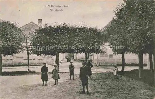 AK / Ansichtskarte La Ville-aux-Bois -les-Dizy LAON 02 Aisne Marktplatz