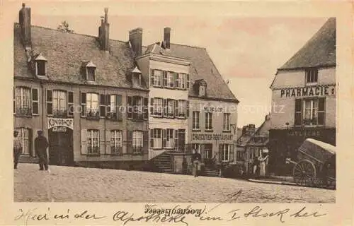 AK / Ansichtskarte Vervins 02 Aisne Dorfplatz Apotheke