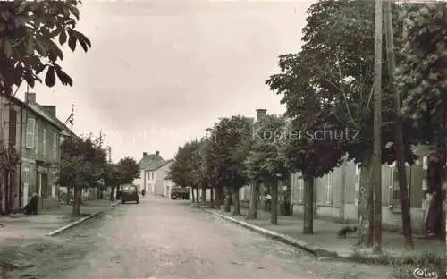 AK / Ansichtskarte Montcombroux-les-Mines VICHY 03 Allier Rue principale