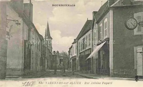 AK / Ansichtskarte Varennes-sur-Allier VICHY 03 Allier Rue Antoine Fayard